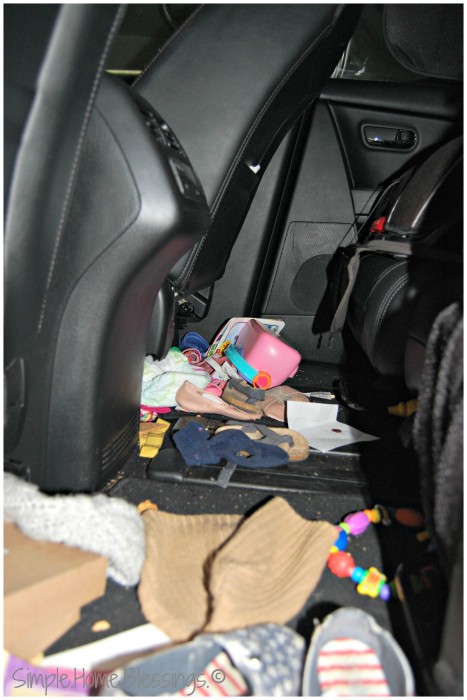Traveling with Tots Controlling Car Clutter - before
