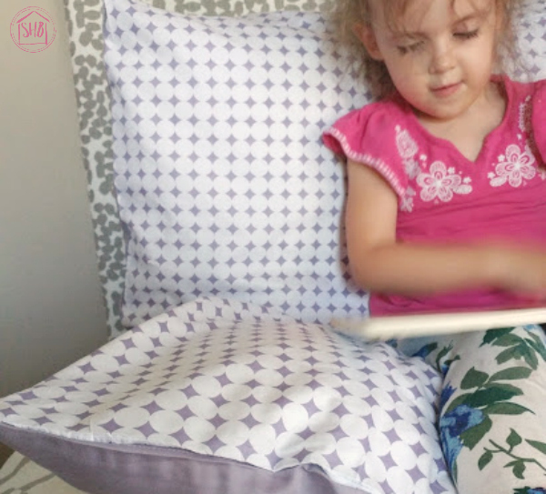 convertible pillow pallet for kids. a simple project the kids will love