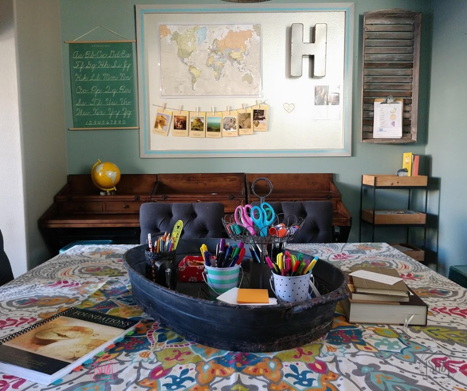 What a beautiful homeschool space! I would love to learn here!